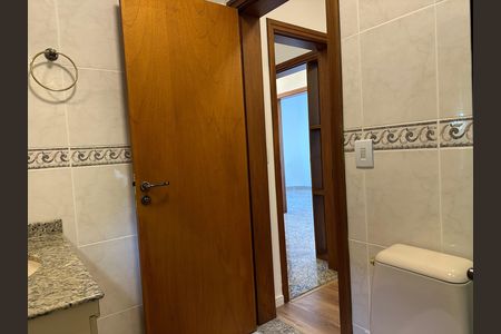 Apartamento para alugar com 275m², 3 quartos e 4 vagasBanheiro da Suíte 1