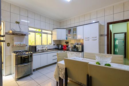 Casa à venda com 186m², 4 quartos e 2 vagasCozinha