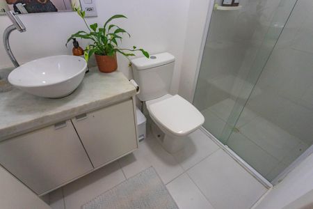 Apartamento à venda com 53m², 2 quartos e 1 vagaBanheiro da suíte 