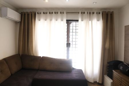 Casa à venda com 143m², 5 quartos e 2 vagasSala