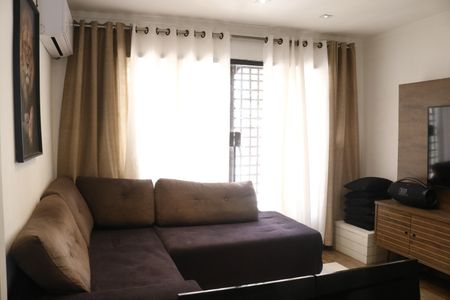 Casa à venda com 143m², 5 quartos e 2 vagasSala