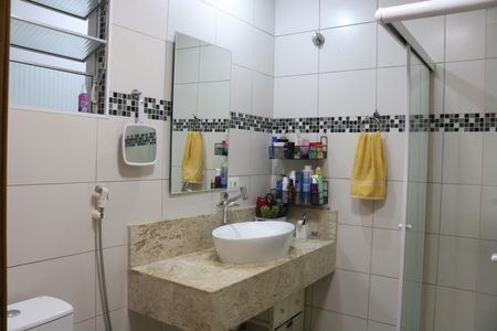 Casa à venda com 143m², 5 quartos e 2 vagasBanheiro social