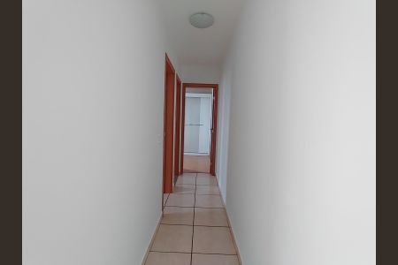 Corredor de apartamento para alugar com 2 quartos, 50m² em Presidente Roosevelt, Uberlândia