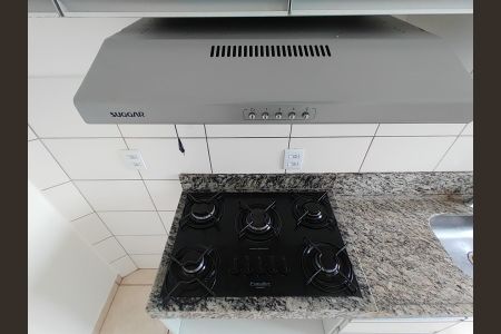 Cozinha de apartamento para alugar com 2 quartos, 50m² em Presidente Roosevelt, Uberlândia