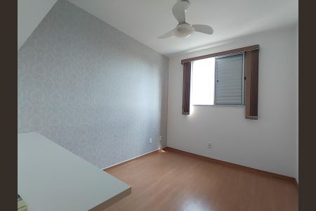 Quarto 1 de apartamento para alugar com 2 quartos, 50m² em Presidente Roosevelt, Uberlândia