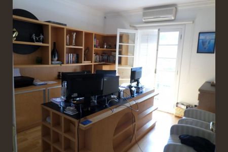 Casa à venda com 4 quartos, 272m² em Vila Sonia, São Paulo