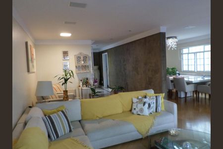 Casa à venda com 4 quartos, 272m² em Vila Sonia, São Paulo