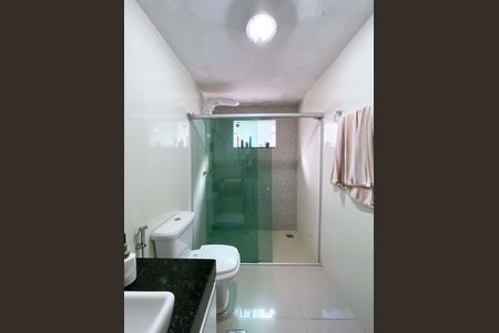 Casa à venda com 6 quartos, 408m² em Califórnia, Belo Horizonte