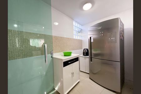 Casa à venda com 6 quartos, 408m² em Califórnia, Belo Horizonte