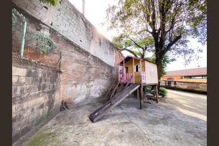 Casa à venda com 6 quartos, 408m² em Califórnia, Belo Horizonte