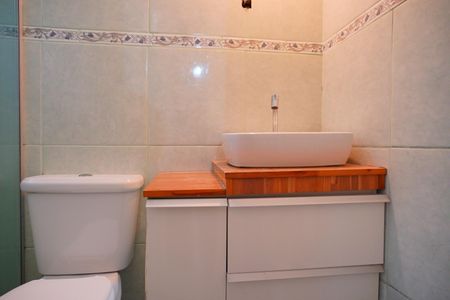 Apartamento para alugar com 64m², 3 quartos e sem vagaBanheiro 