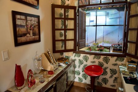 Casa à venda com 360m², 3 quartos e 6 vagasEscritório