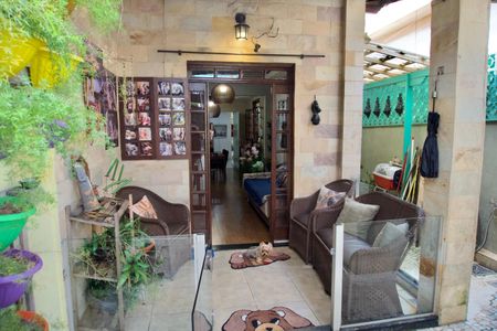 Casa à venda com 360m², 3 quartos e 6 vagasSala - Entrada