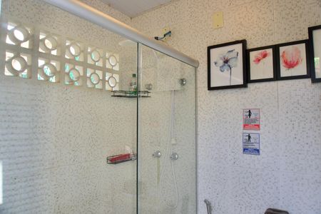 Casa à venda com 360m², 3 quartos e 6 vagasÁrea Externa - Banheiro