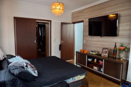 Casa à venda com 360m², 3 quartos e 6 vagasSuíte