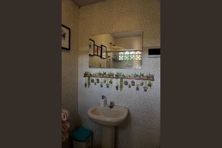 Casa à venda com 360m², 3 quartos e 6 vagasÁrea Externa - Banheiro