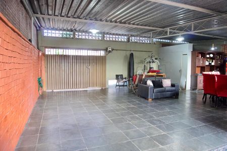 Casa à venda com 360m², 3 quartos e 6 vagasVagas de Garagem