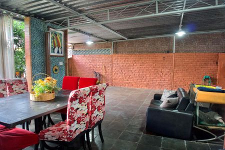 Casa à venda com 360m², 3 quartos e 6 vagasVagas de Garagem