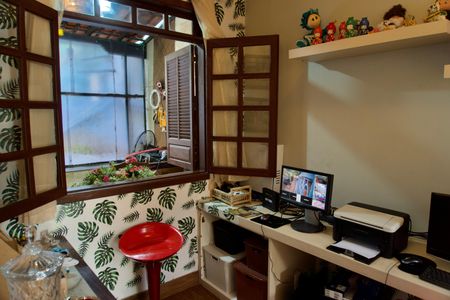 Casa à venda com 360m², 3 quartos e 6 vagasEscritório