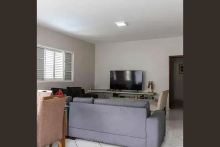 Casa para alugar com 4 quartos, 500m² em Padre Eustáquio, Belo Horizonte