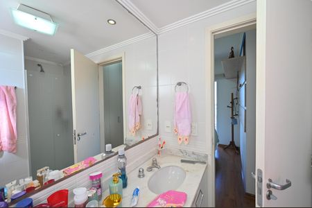 Apartamento à venda com 82m², 3 quartos e 2 vagasBanheiro da Suíte