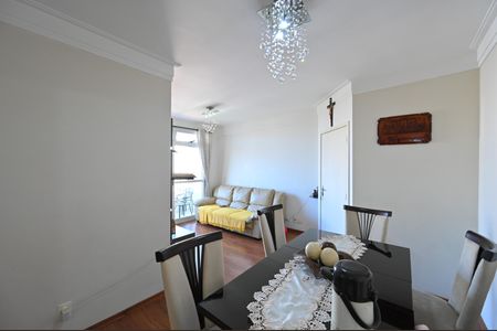 Apartamento à venda com 82m², 3 quartos e 2 vagasSala