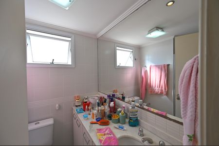 Apartamento à venda com 82m², 3 quartos e 2 vagasBanheiro da Suíte