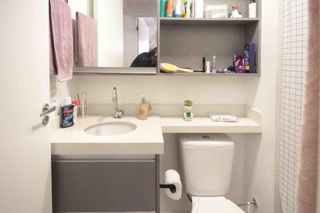 Apartamento para alugar com 45m², 2 quartos e sem vagaBanheiro