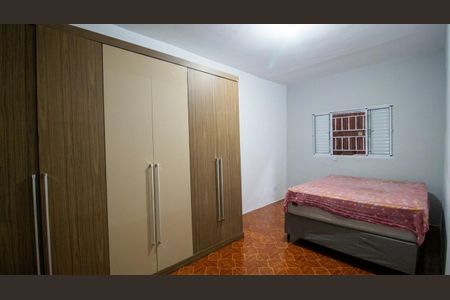 Casa para alugar com 102m², 2 quartos e 2 vagasQuarto
