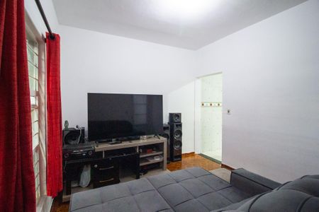 Casa para alugar com 102m², 2 quartos e 2 vagasSala