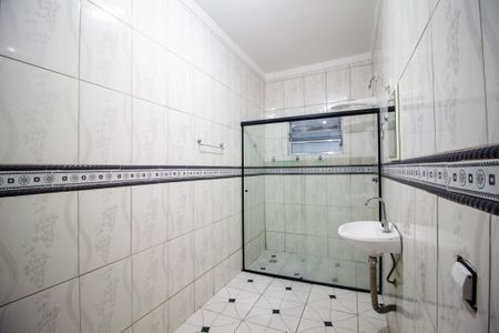 Casa para alugar com 102m², 2 quartos e 2 vagasBanheiro