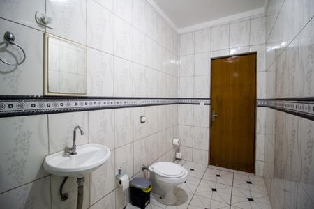 Casa para alugar com 102m², 2 quartos e 2 vagasBanheiro