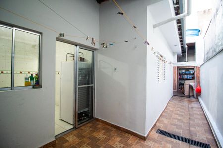 Casa para alugar com 102m², 2 quartos e 2 vagasQuintal