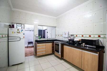 Casa para alugar com 102m², 2 quartos e 2 vagasCozinha