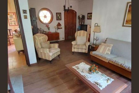 Casa à venda com 2 quartos, 182m² em Vila Tramontano, São Paulo