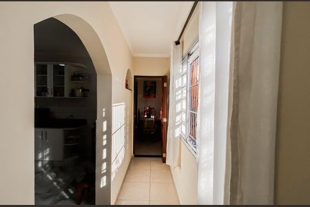 Casa à venda com 240m², 4 quartos e 3 vagasCorredor 
