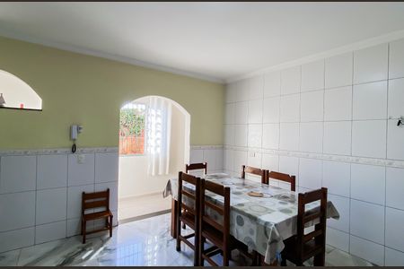 Casa à venda com 240m², 4 quartos e 3 vagasCozinha 