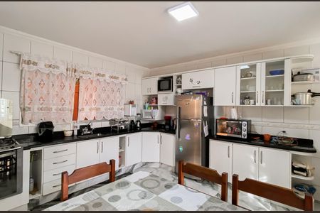 Casa à venda com 240m², 4 quartos e 3 vagasCozinha 