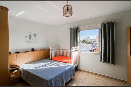 Casa à venda com 240m², 4 quartos e 3 vagasSuite 