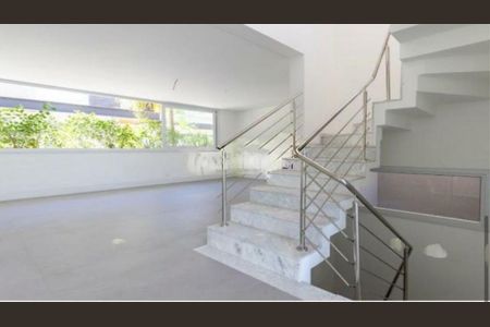 Casa à venda com 420m², 4 quartos e 4 vagas