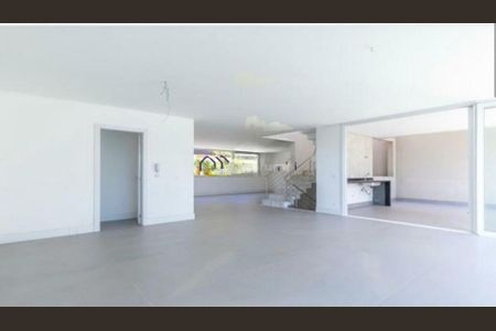 Casa à venda com 4 quartos, 420m² em Jardim dos Estados, São Paulo