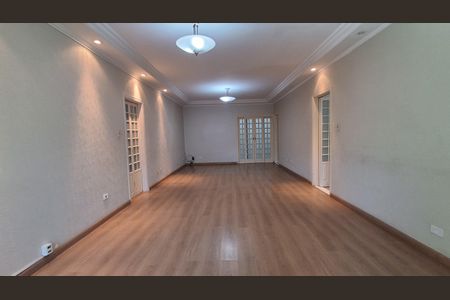 Casa à venda com 253m², 2 quartos e 2 vagasSala