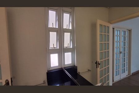 Casa à venda com 253m², 2 quartos e 2 vagasLavabo 