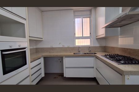 Casa à venda com 253m², 2 quartos e 2 vagasCozinha 
