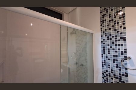 Casa à venda com 253m², 2 quartos e 2 vagasBanheiro Suíte 