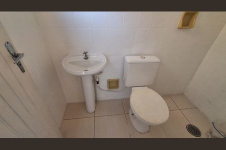 Casa à venda com 253m², 2 quartos e 2 vagasBanheiro Área de serviço 
