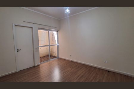 Casa à venda com 253m², 2 quartos e 2 vagasSuíte 