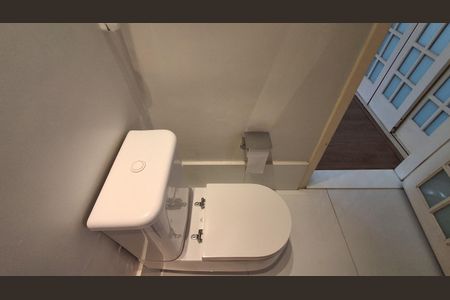 Casa à venda com 253m², 2 quartos e 2 vagasLavabo 