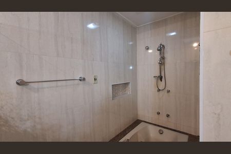 Casa à venda com 253m², 2 quartos e 2 vagasBanheiro Social 