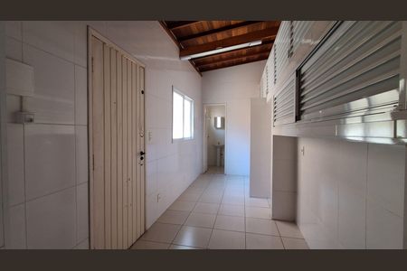 Casa à venda com 253m², 2 quartos e 2 vagasÁrea de Serviço 